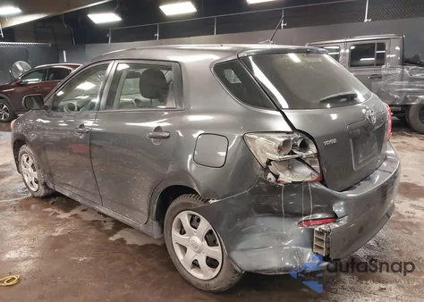 2010 Toyota Matrix z USA, uszkodzony, nr VIN 2T1KU4EE8AC446364